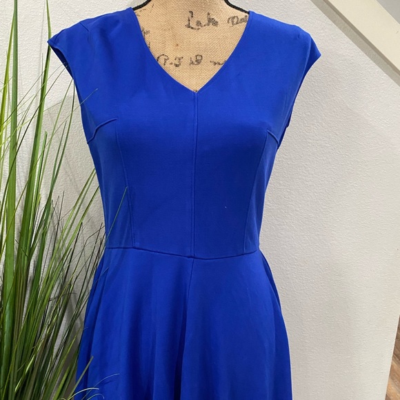 Beautiful Bar lll dress in blue, fit to flare cut, heavier weight - Picture 3 of 8